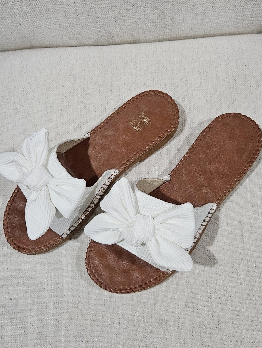 White Bow Slide Sandals for Women - Picture 1 of 4